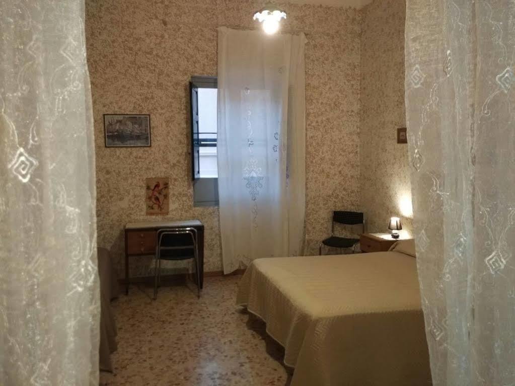 Appartamenti Piazza Vittorio Trapani Eksteriør bilde